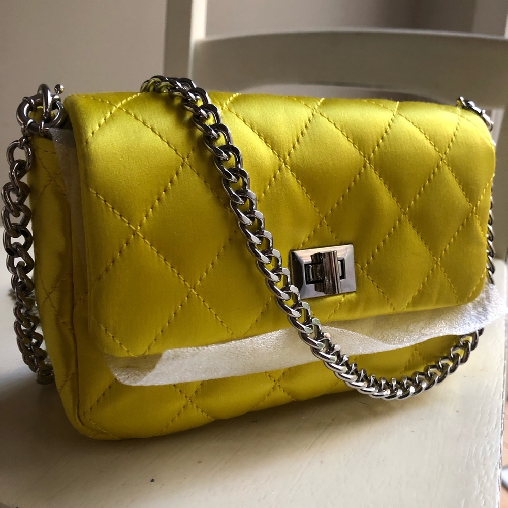 New: India Hicks Consort Bag. Italian Quilted Satin. Convertible. - Picture 7 of 16